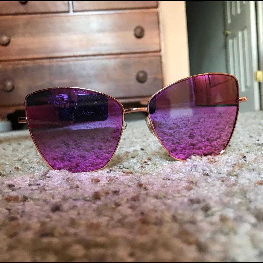 Fuchsia sunnies